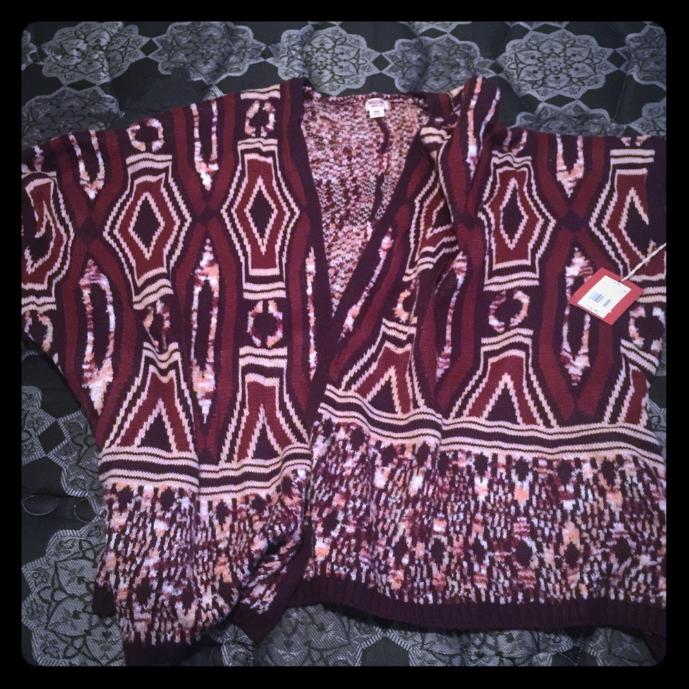Tribal Shaw/cape